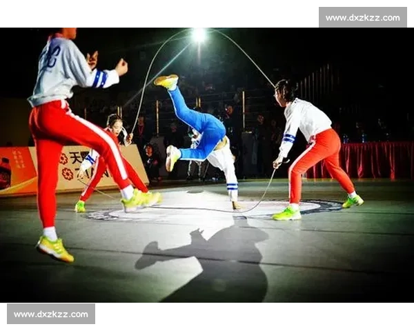携手跃动绳舞赛场展现双人跳绳竞技与协作之美青春风采激情绽放
