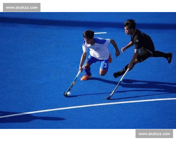 高速攻防下的冰上智慧曲棍球比赛视频深度解析与精彩瞬间回顾全程战术 高速攻防下的冰上智慧曲棍球比赛视频深度解析与精彩瞬间回顾全程战术