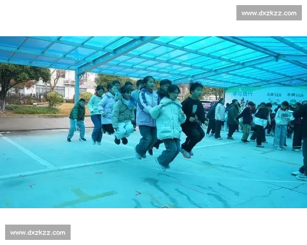 激烈的踢毽子比赛展现团结与拼搏精神的精彩瞬间