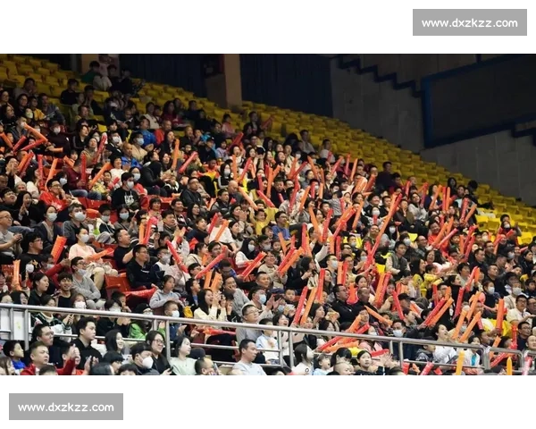 精彩对决激烈上演 两队篮球赛场争夺战引爆全场热情